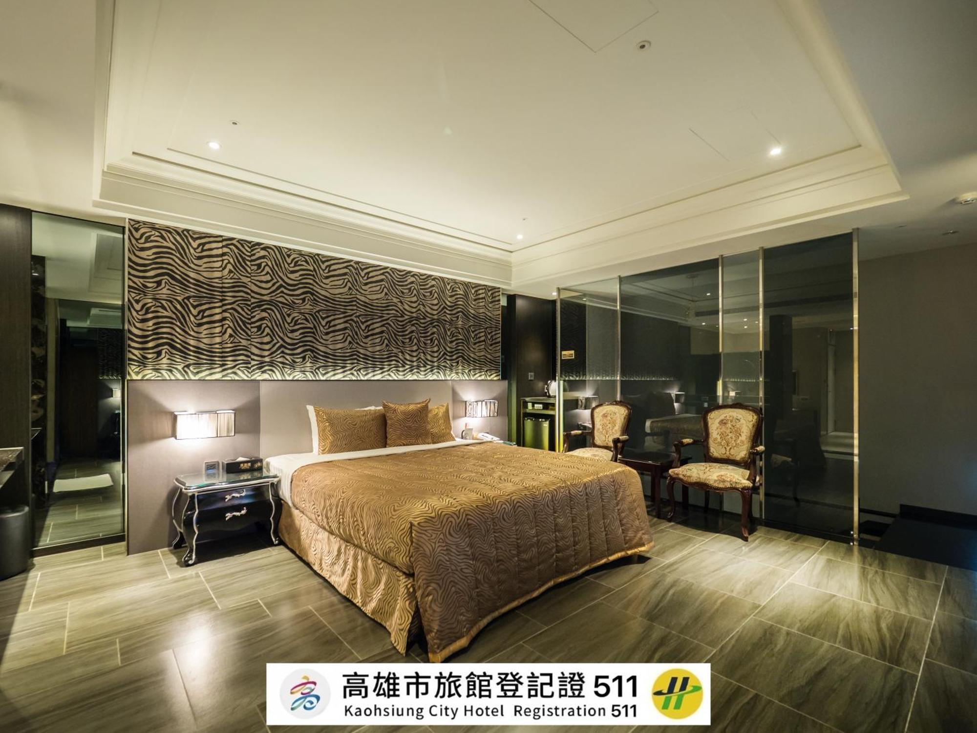 薇風情汽車旅館 - 鳳山館 Kaohsiung Exteriör bild