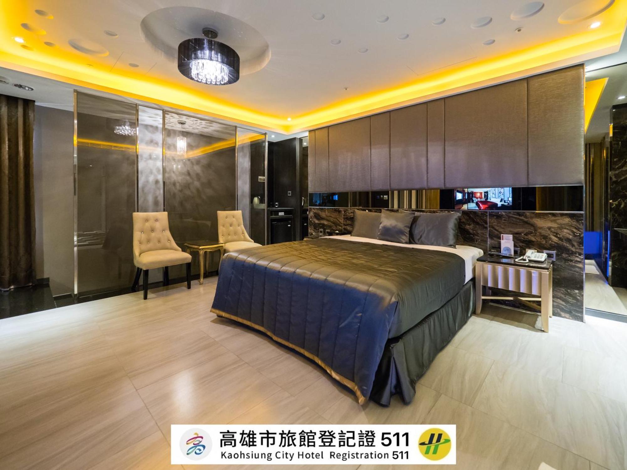 薇風情汽車旅館 - 鳳山館 Kaohsiung Exteriör bild